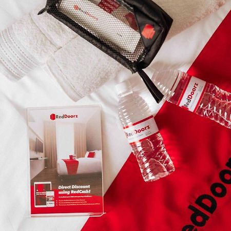 Reddoorz Syariah @ Bondowoso City Center Exteriör bild
