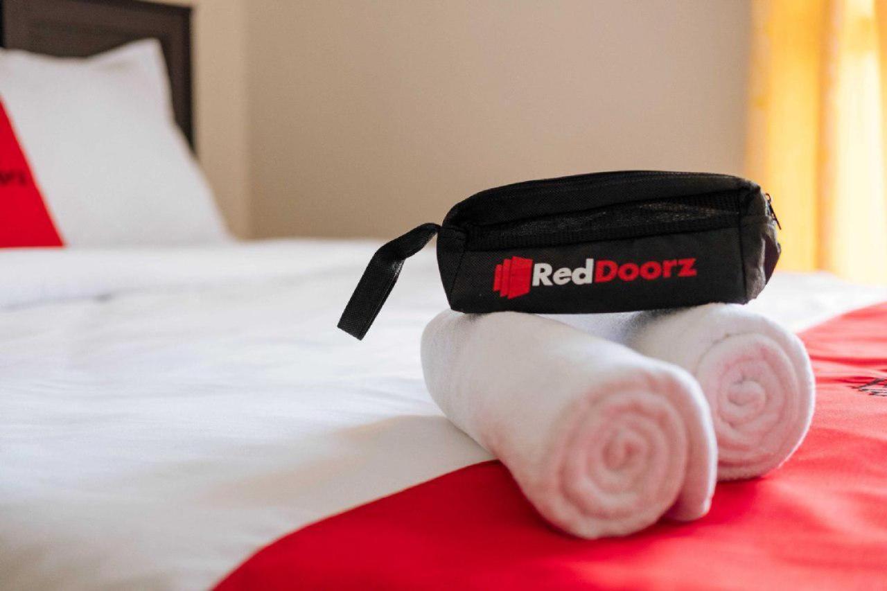 Reddoorz Syariah @ Bondowoso City Center Exteriör bild
